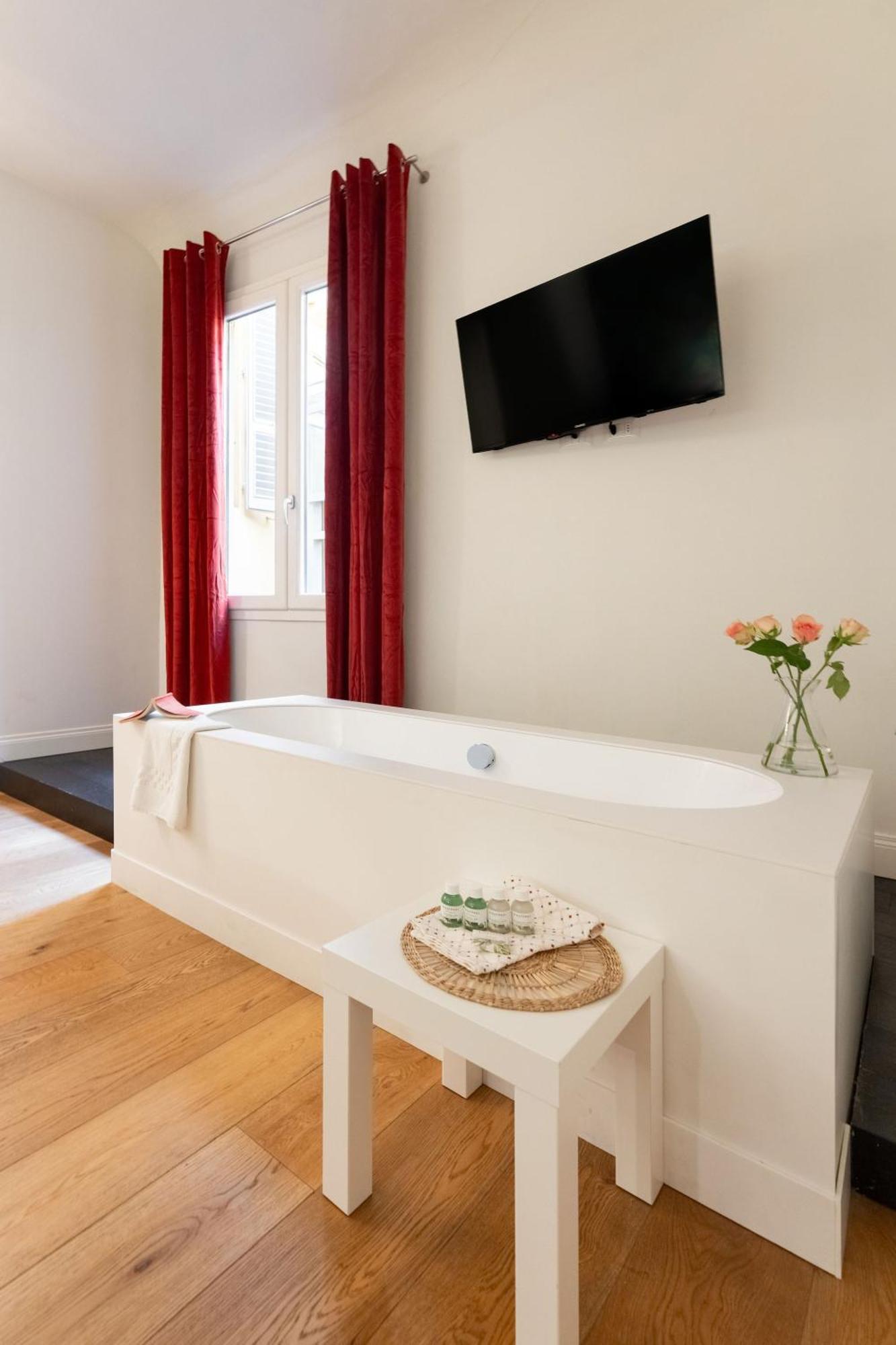 Tb-One Bedroom Luxury Apartment In The Fashion District Florencia Exterior foto